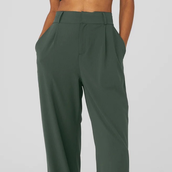 NWT Alo High Waist Dreamscape Trouser - Dark Cactus - Picture 2 of 8